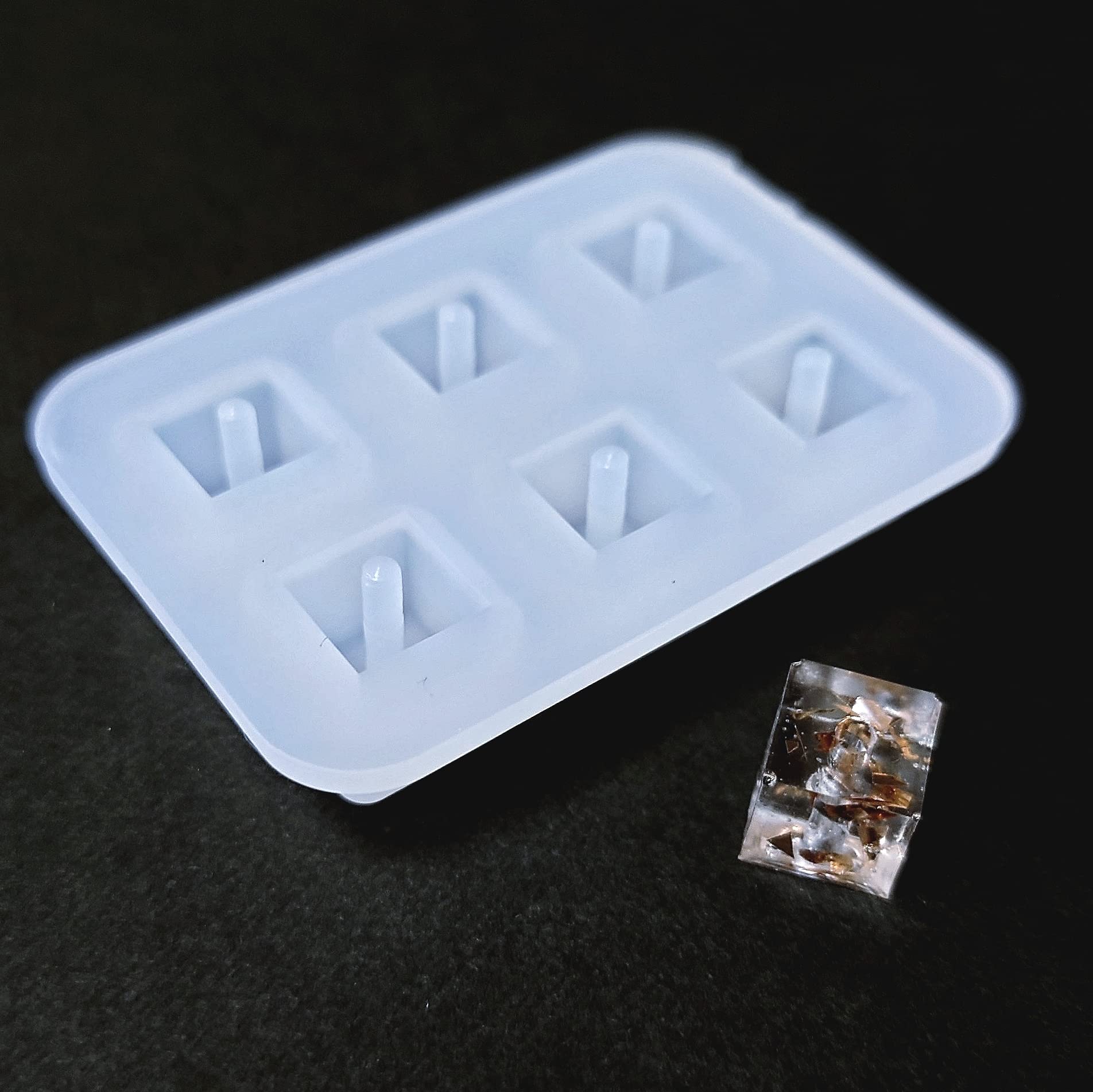 Amazon.co.jp: キューブ 立方体 8mm 穴あり 貫通穴 シリコンモールド